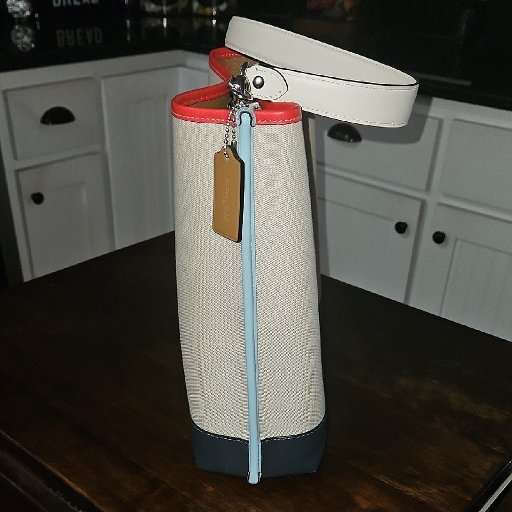 *NEW* COACH Cream and Navy Bag with Red and Light Blue Trim - Picture 4 of 13